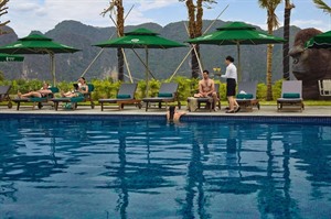 Hidden Charm Hotel & Resort, Pool