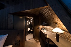 Glass Hut - interior
