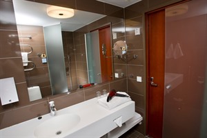 Bathroom at the Original Sokos Hotel Vaakuna