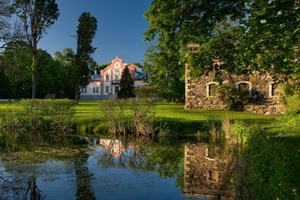 The gardens of Padaste Manor