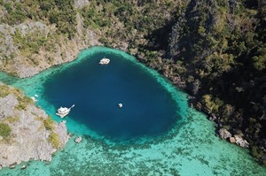 Paolyn Houseboats Coron Island