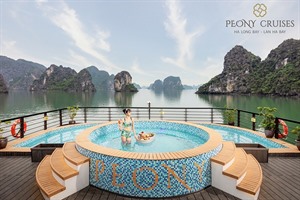 Peony Cruises, Jacuzzi Pool