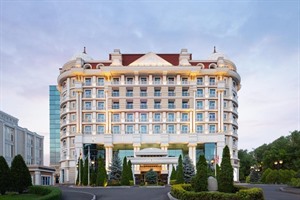 Rixos Almaty, Facade