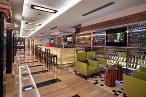 Silk Path Hotel, Bar