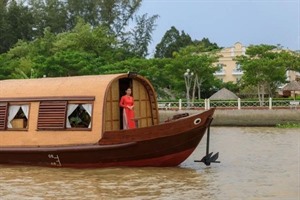 Song Xanh Sampan in the Mekong