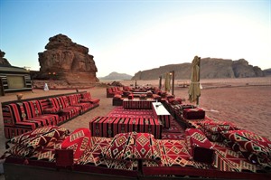 Outdoor dining area - Sun City Camp