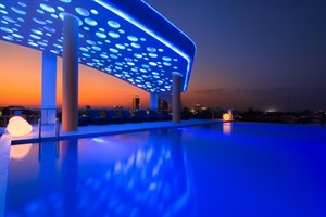 SUN & MOON, Urban Hotel - Rooftop Pool