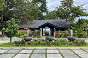 The Henry Resort Dumaguete, Grounds