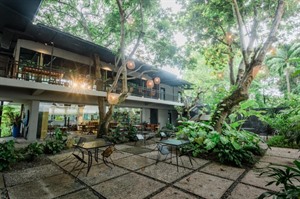 The Henry Resort Dumaguete, Dining