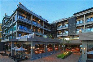Two Seasons Coron Bayside Hotel, Facade