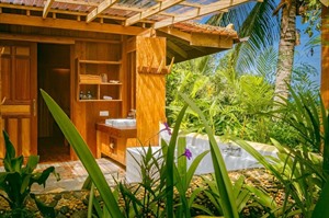 Veranda Natural Resort - Open-Air Bathroom