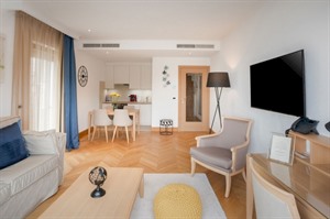 Suite living area at Villa Malo More