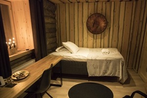 Room at Nangu Wilderness Hotel