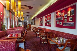 Yantra Grand Hotel - Vienna Cafe