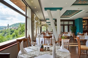 Yantra Grand Hotel - restaurant