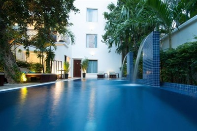 La Rose Suites