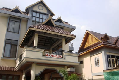 Mr Charles Hotel