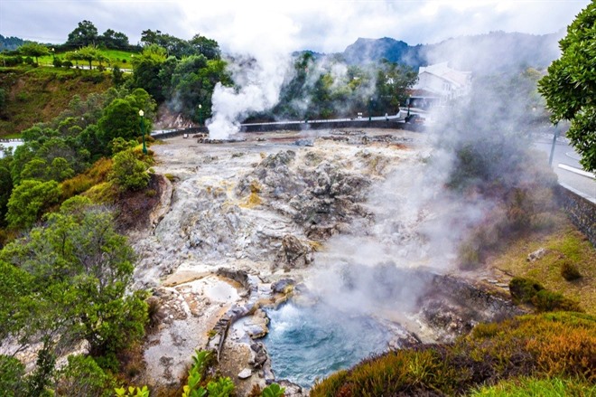 Furnas - steam vents 