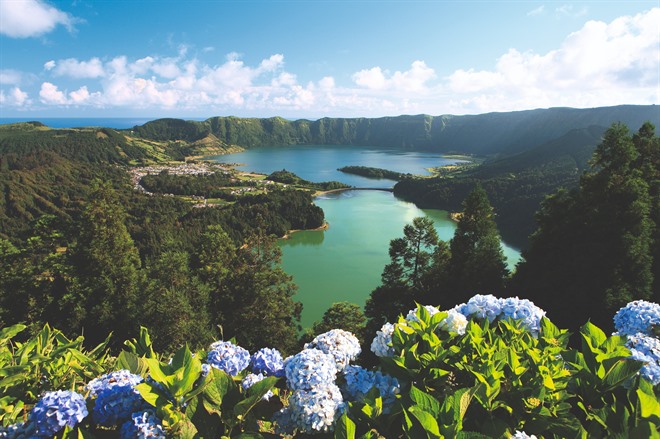 Sete Sidades credit: ATA Azores Tourism