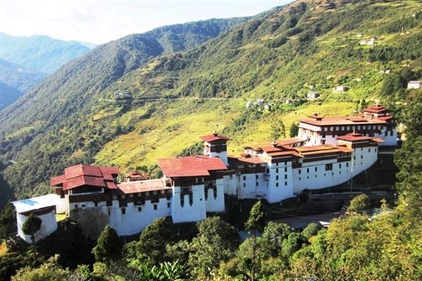 PHOBJIKHA TO BUMTHANG