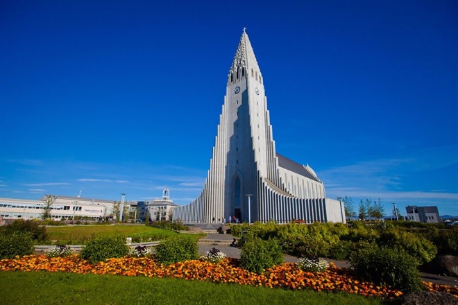 Hallgrimskirkja church in Reykjavík - Iceland