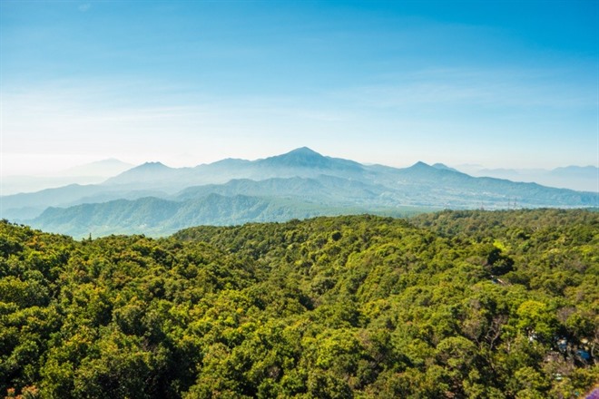 TANGKUBAN PERAHU VOLCANO & CIATER HOT SPRINGS