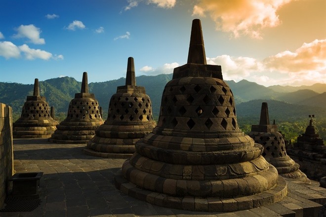 BOROBUDUR SUNRISE & BATIK CLASS