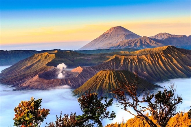 SUNRISE AT MOUNT BROMO