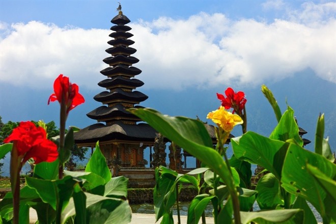 ULUN DANU TEMPLE & UBUD