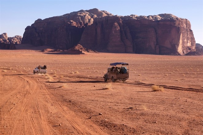 PETRA TO THE DEAD SEA VIA WADI RUM 