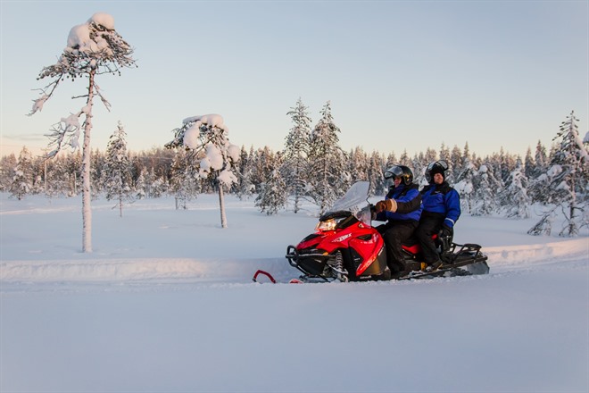 Snowmobile ride - Lapland