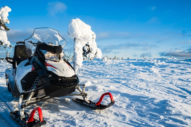 Snowmobile safari - Lapland