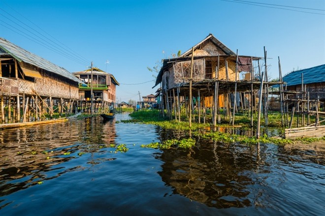 INLE LAKE