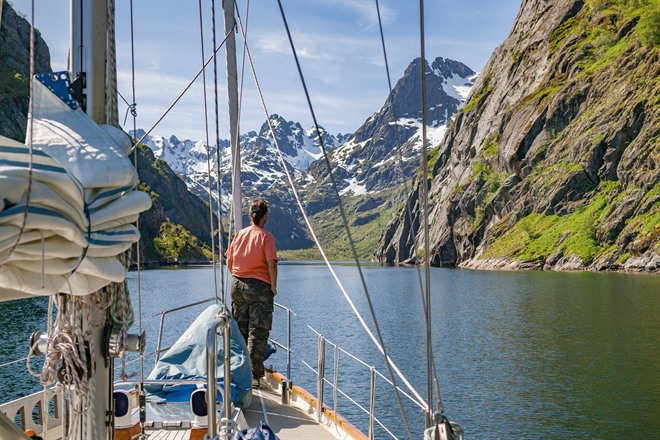 Arctic sailing