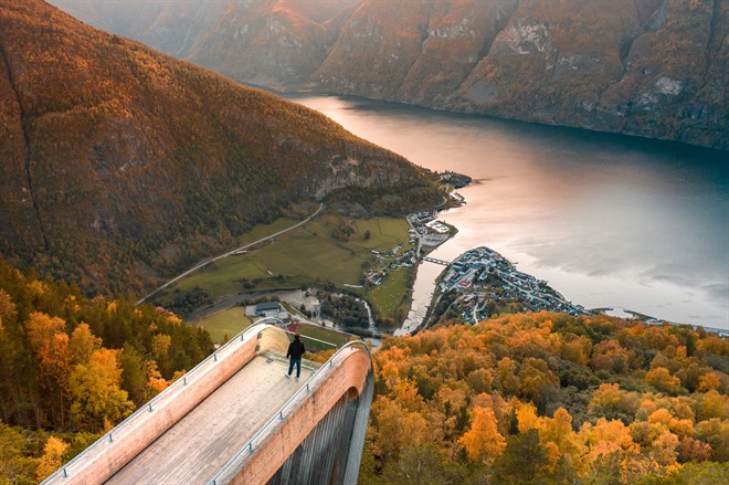  AURLAND