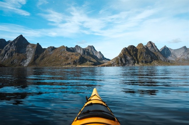 GUIDED KAYAK FROM NUSFJORD