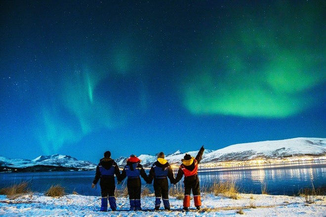 NORTHERN LIGHTS HUNT