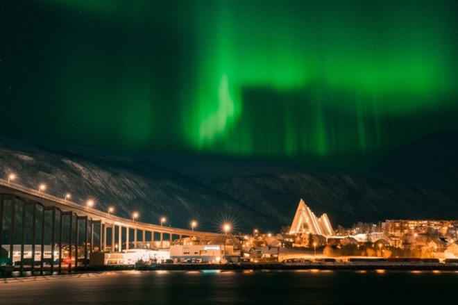 FLY TO TROMSØ