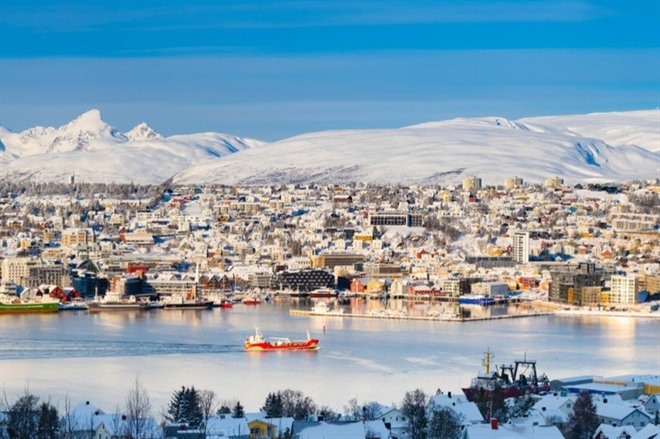 FLY TO TROMSØ