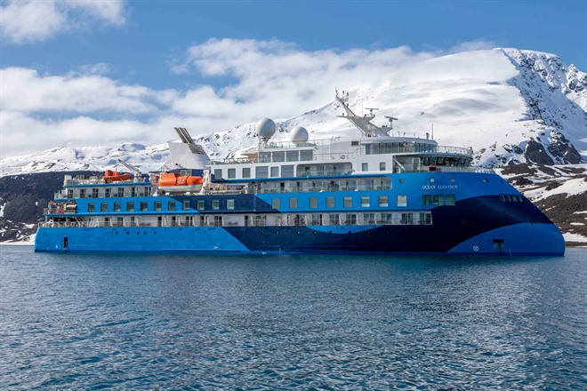 FLY OSLO TO LONGYEARBYEN