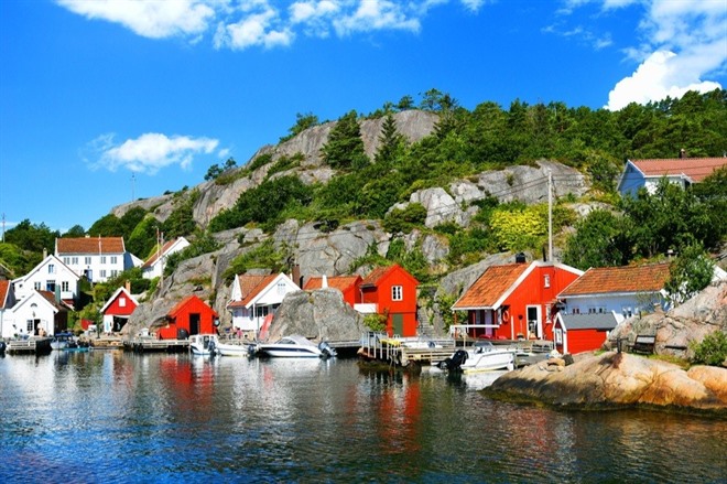 FLY TO KRISTIANSAND