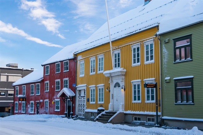 FLY GLASGOW TO TROMSO