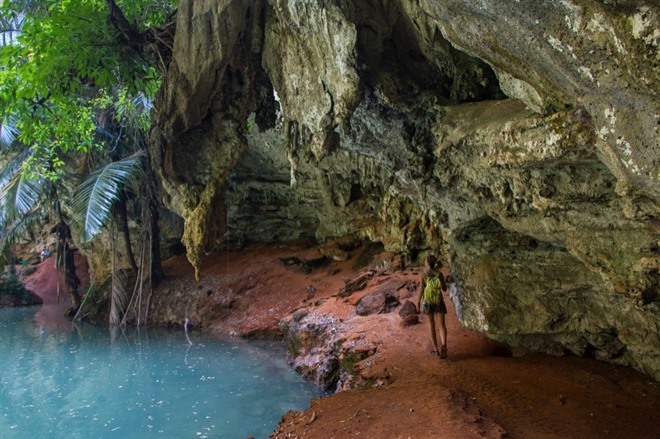 Hinagdanan Cave
