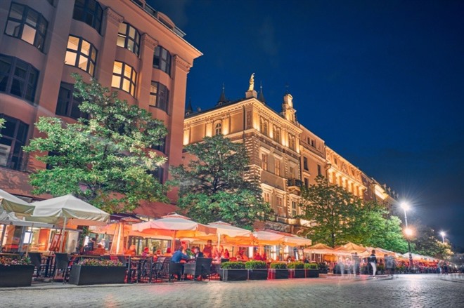 Cafes and restaurants on the main square, Krakow