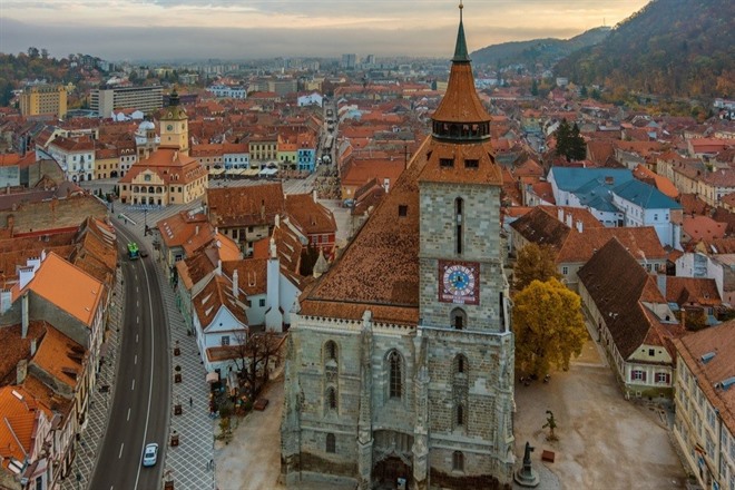 Black Church and Piata Sfatului square, Brasov