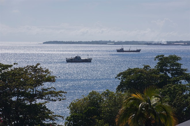 ARRIVE IN HONIARA