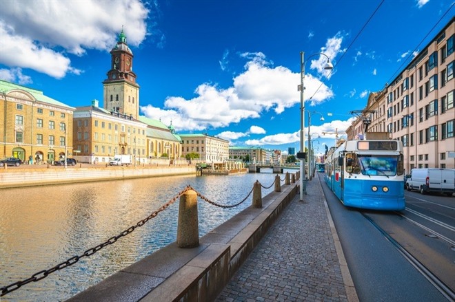 TRAIN FROM LIDKOPING TO GOTHENBURG & FLY HOME