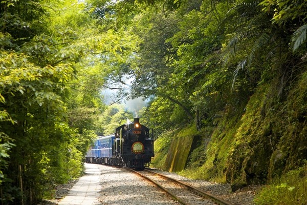 PINGXI SCENIC TRAIN AND YILAN LONDONG