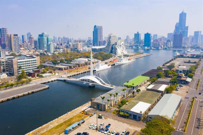 Kaohsiung Pier Two Dagang Bridge