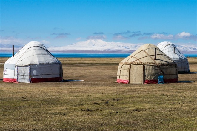 SON KUL LAKE